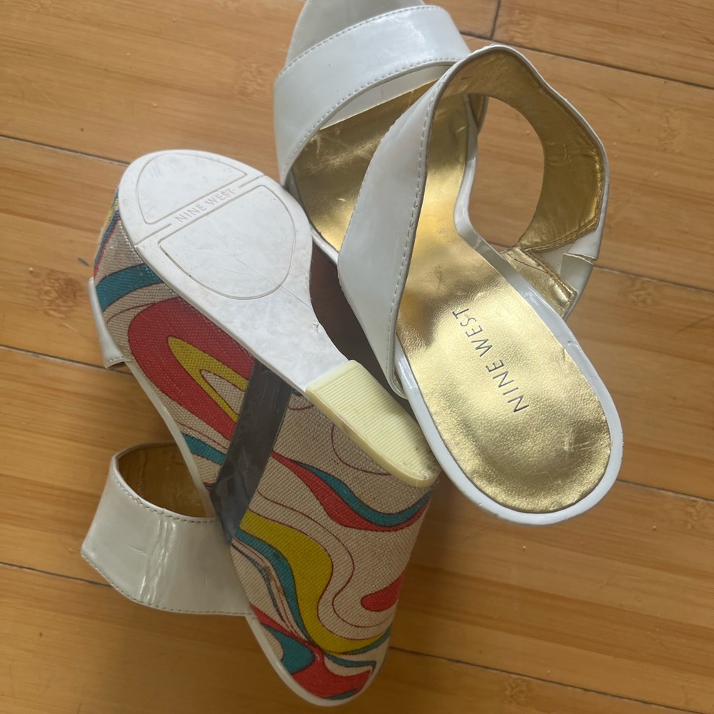 Nine West Retro White Wedges size 7.5 Beautiful - Picture 4 of 8